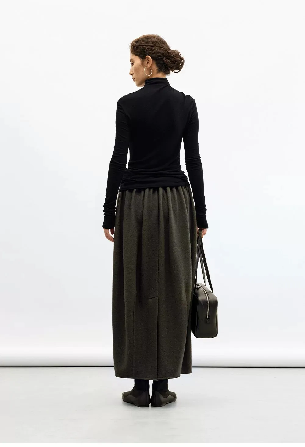 100% Wool Three-Dimensional Cut Flower Bud Skirt, Designed with a Relaxed and Lazy Style, New Model for Women in the Fall/Winter 2026 Season