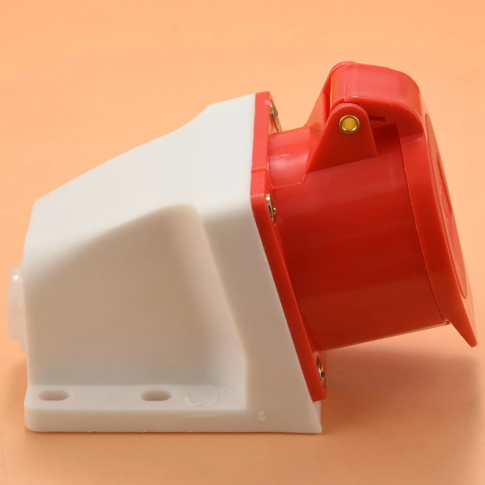 

A77I, 16 А, 5-контактная вилка и розетка, защищенная от атмосферных воздействий, IP44, 3 фазы, 380–415 В, 3 P + N + Земля, 16 А