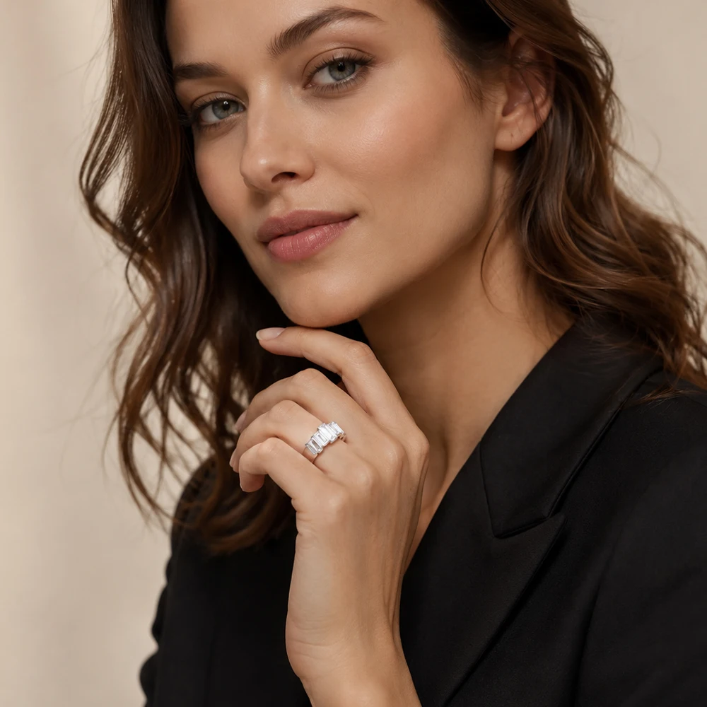 Ring mit weißen Steinen im Baguette-Schliff im europäischen Stil, glamouröser feiner Schmuck für Frauen, 2022 brandneues Geschenk aus 925er Sterlingsilber – Detail 2