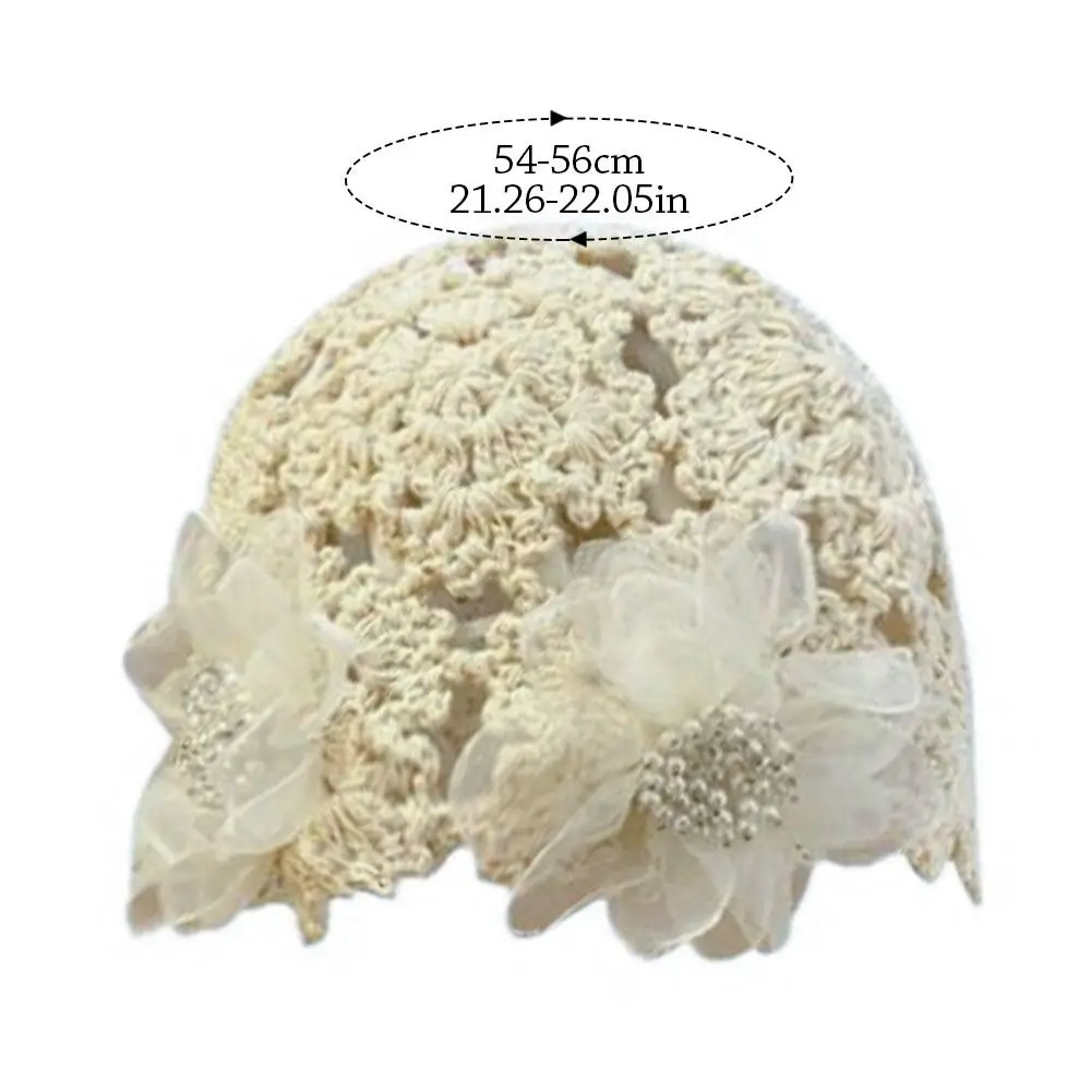 Дышащая ажурная вязаная шапка с кружевными цветами, берет, модная шапка с жемчугом и черепами для женщин