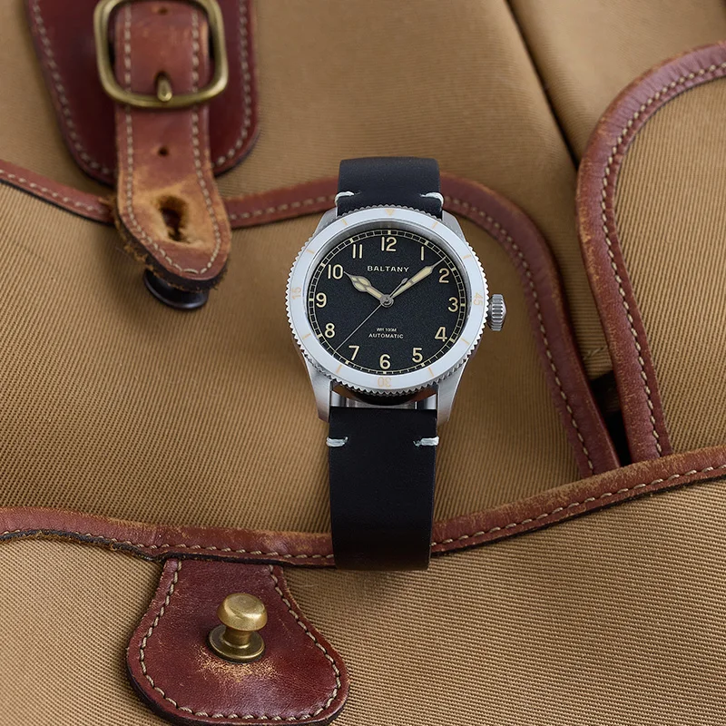 ساعة Baltany Military ساعة يد تقليدية عتيقة متوفرة بسوار جلدي مضيء ممتاز 100 متر مقاومة للماء للرجال
