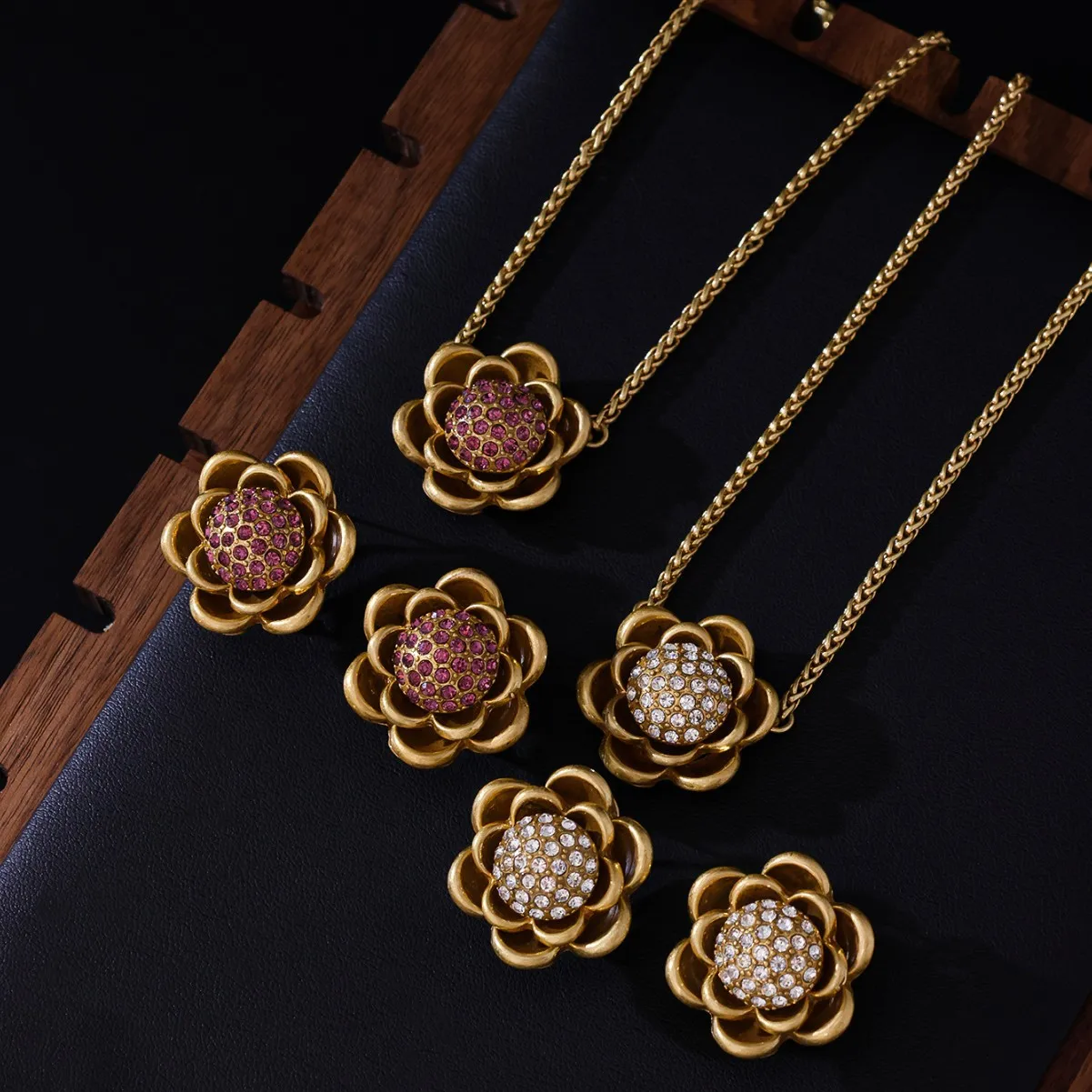 

AETEEY Vintage Chinese Style 24K Gold Plated Jewelry Set Rhinestone Flower Necklace & S925 Silver Needle Ear Cuff Earrings