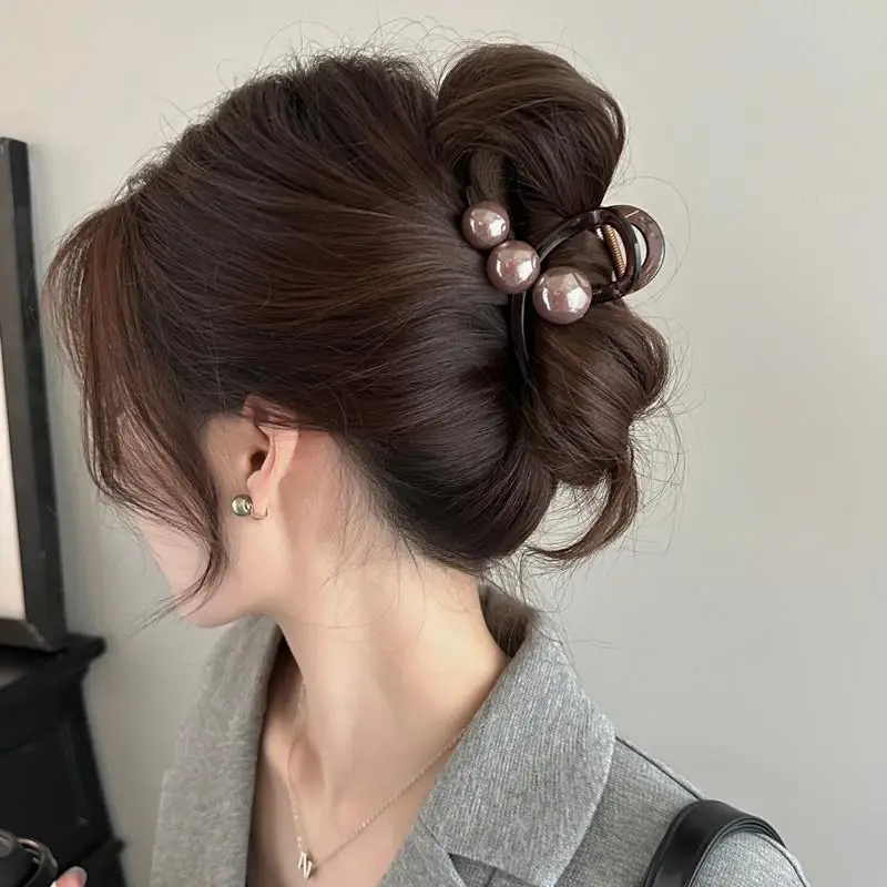 

Korean Minimalist Simulation Pearl Hair Claws Clips for Women Exquisite Medium-sized Shark Clip Hair Accessoires Student Gifts