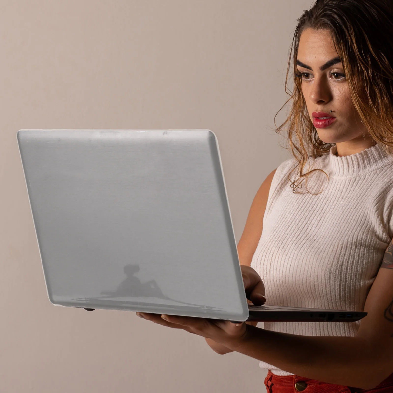 透明なプラスチック製のラップトッププロテクター ラップトップシェルカバー 傷つきにくい 軽量設計 互換性あり 15。 A1286