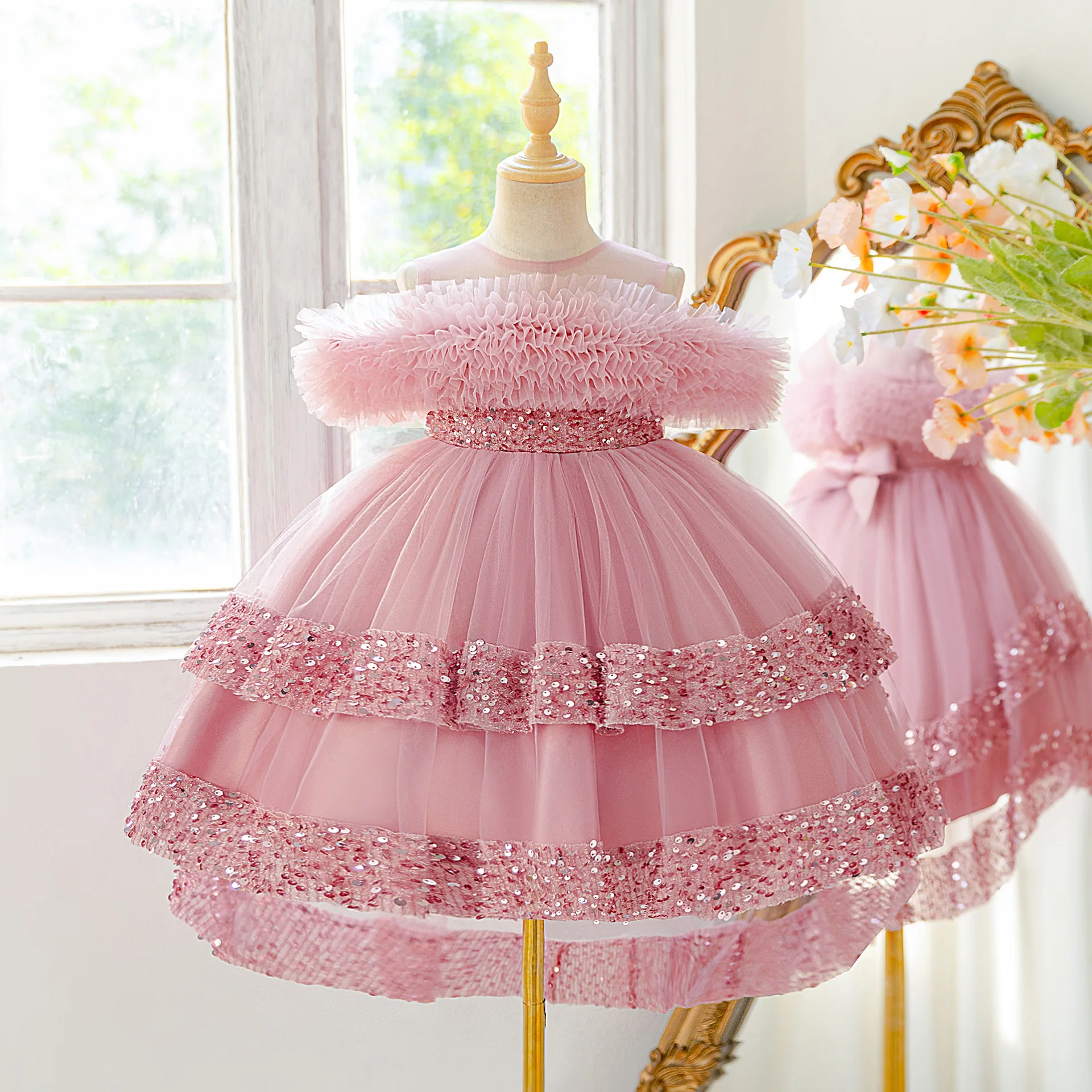 

Young Girls Off-Shoulder Ruffles Sequins Tulle Princess Dress For Children Birthday Party Pageant Wedding Prom Ceremony Gown
