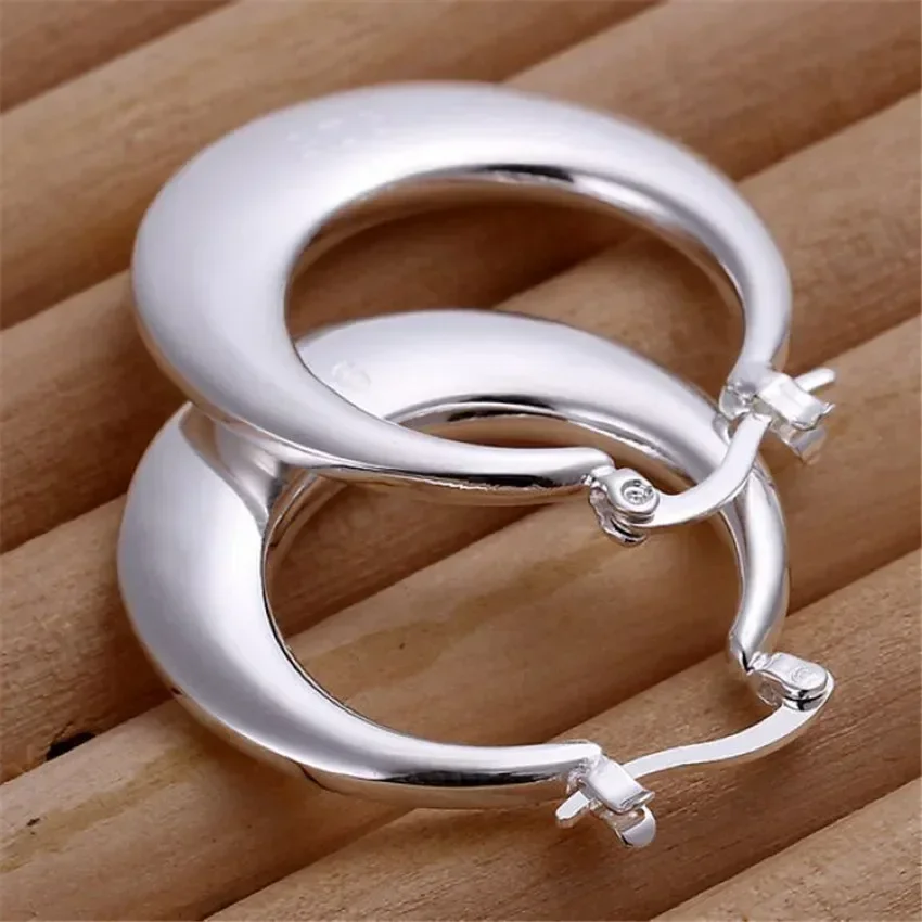Beautiful Crescent 925 Sterling Silver Earrings Hot Sell Fashion Jewelry Women Lady Nice Beautiful Ladies Favorite Fashion Wild