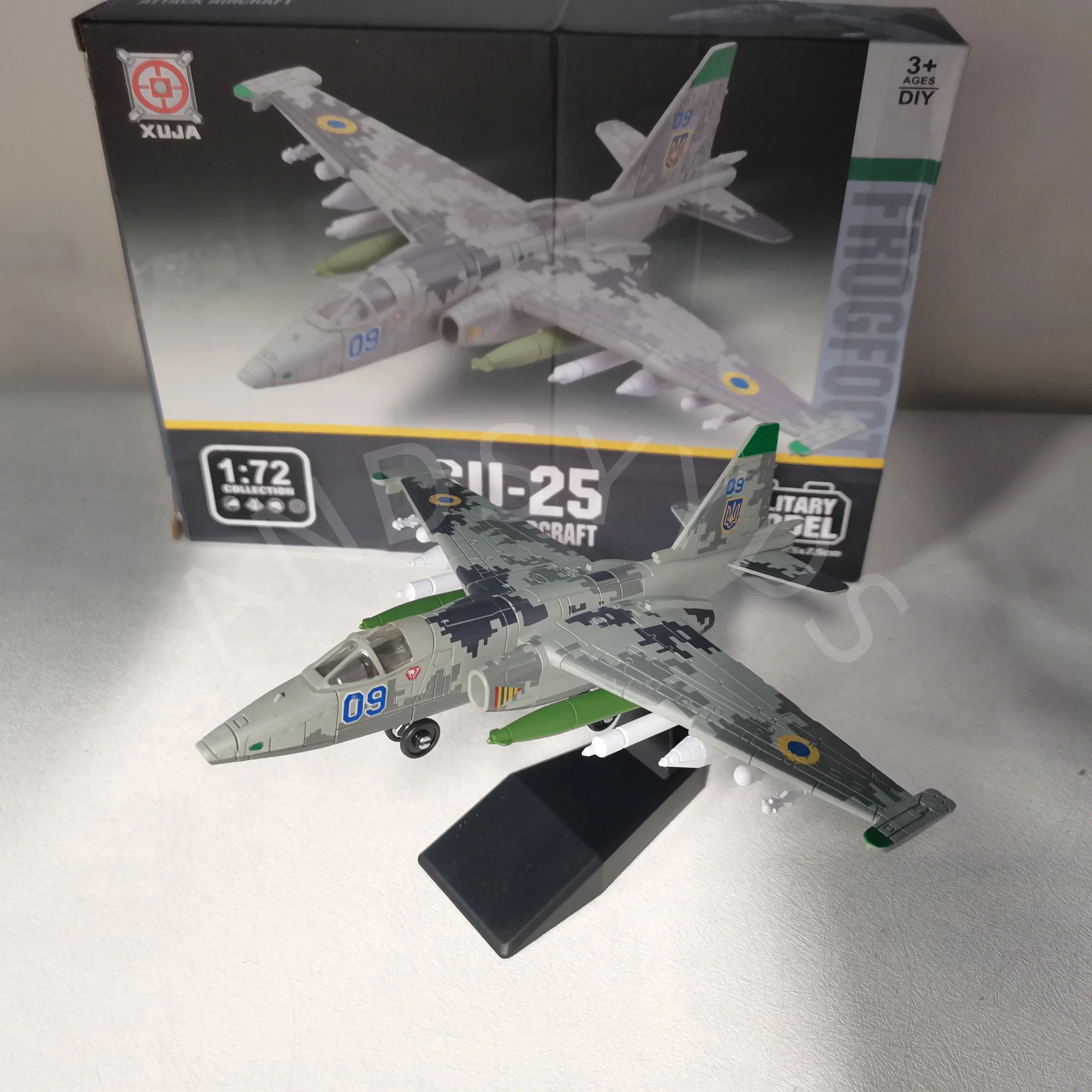 

SU-25 Building Block Plane 1:72 Scale Aircraft ABS Plastic Material Airplane DIY Assemble Fighter Diecasting 3D Puzzle Collectio