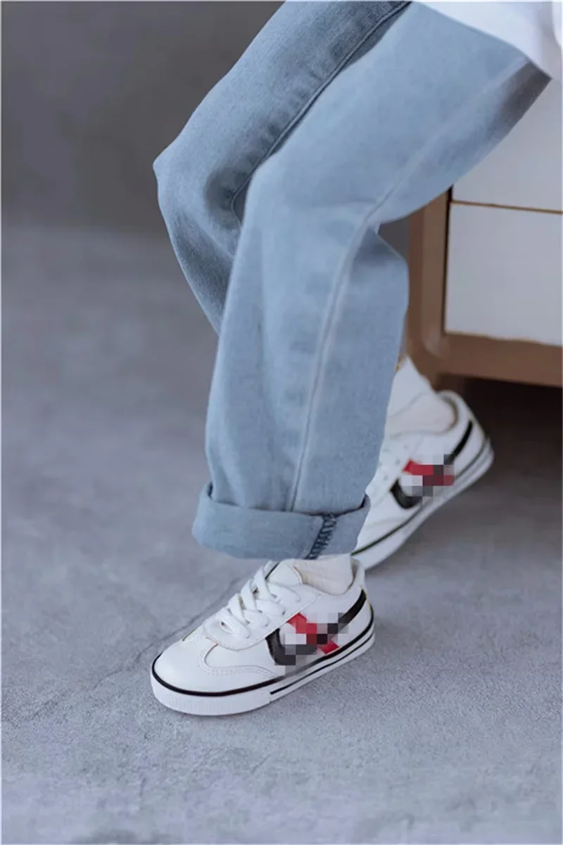 BJD/SD Scarpe da bambola Ragazzi Bianco Nero Bello Casual Scarpe da ginnastica sportive da tavolo 1/4 1/3 Mini stivali con suola piatta Regali Accessori per bambole