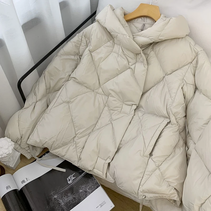 

Winter Warm Hooded Argyle Short Down Jacket Women White Duck Down Loose Parker Outwears Female Magnetic Buckle Thicken Jackets