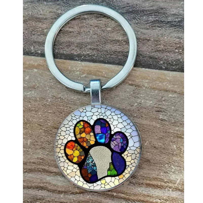 Fashionable and cool paw print keychain, a gift for family and friends on birthdays and Christmas