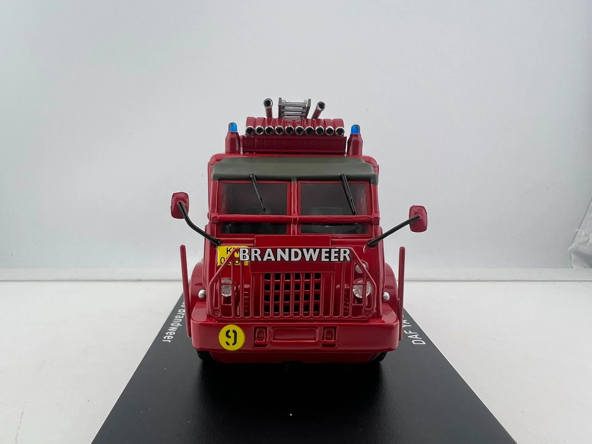 Diecast Golden Oldies Escala 1/50 DAF YA-328 Modelo de carro de resina de motor de bombeiros Brinquedo colecionável presente Lembrança Ornamento de exibição