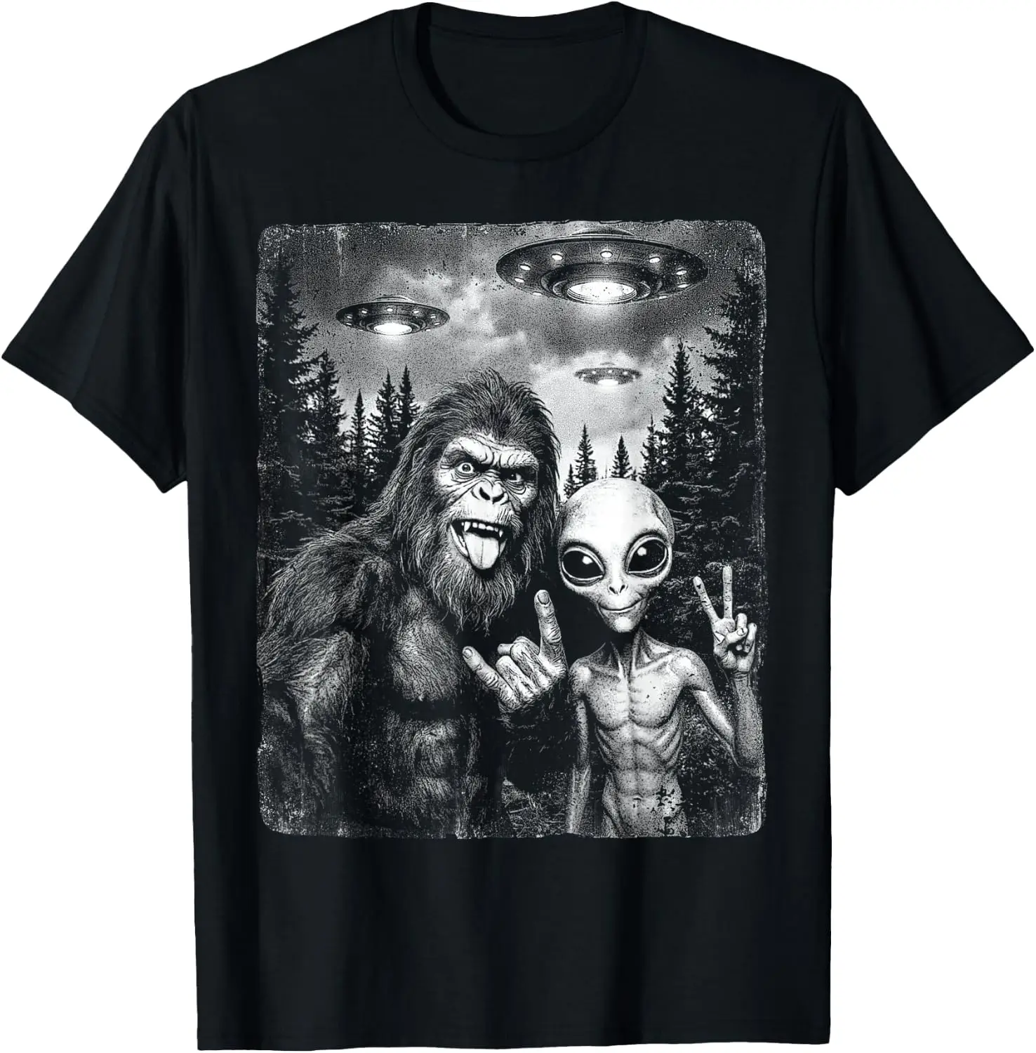 Bigfoot Alien Selfie Rock On Peace Sign Funny UFO Sasquatch T-Shirt