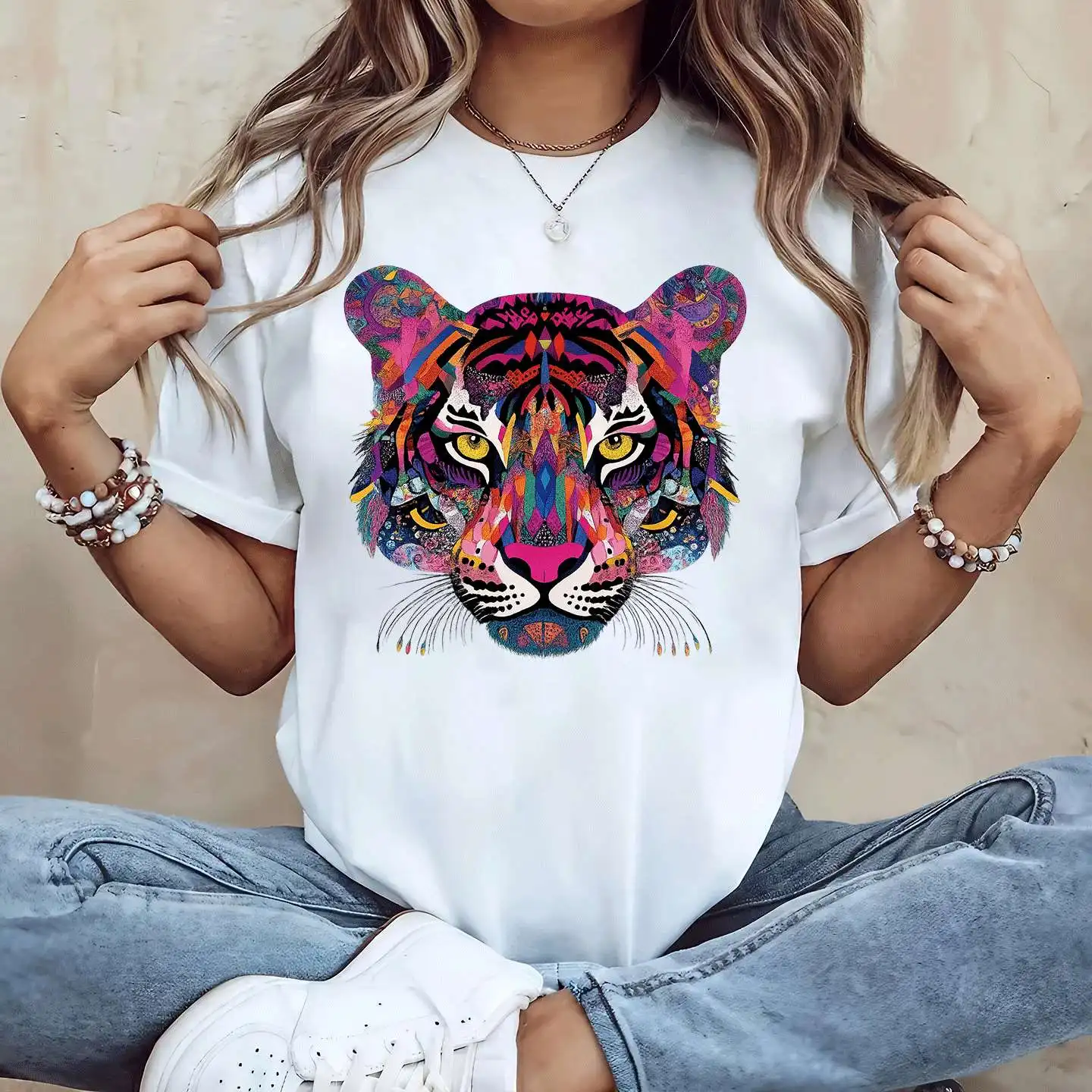 Colorful Tiger Graphic Tee Psychedelic Animal Pattern Short Sleeve Crewneck T-Shirt for Women Artistic Boho Summer Fashion Top