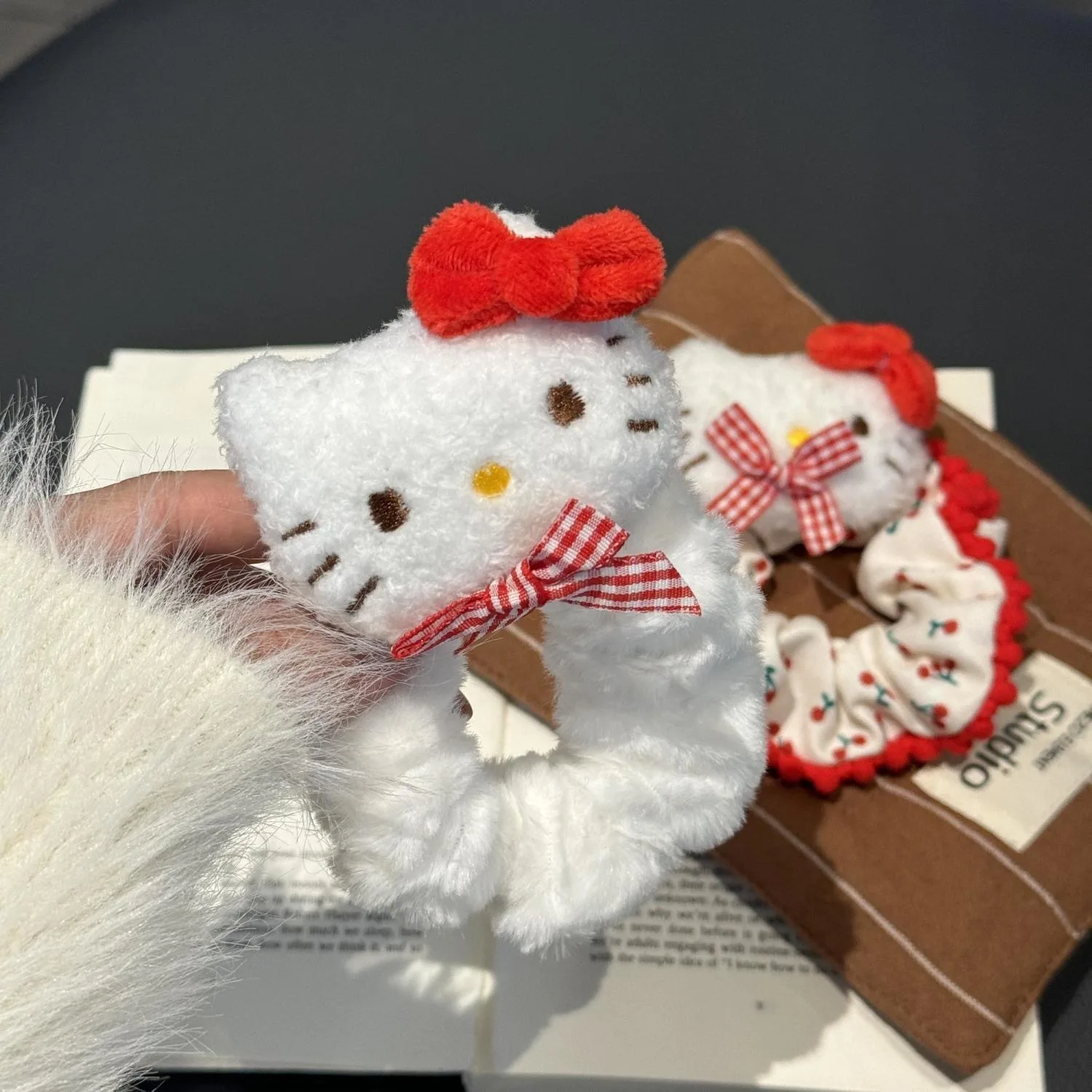 Hello Kitty rosso ciliegia KT bambola anello per intestino crasso morbido e carino fascia per capelli per ragazza alta elasticità invernale accessori per capelli