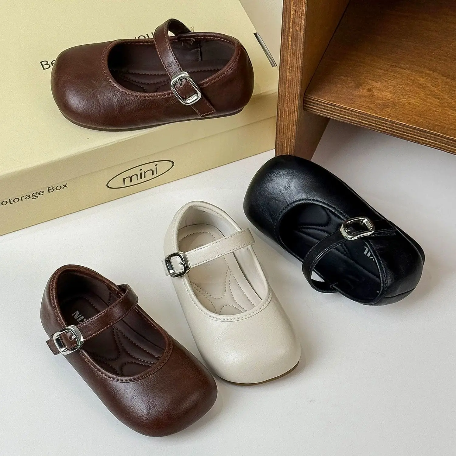 

Girls Leather Shoes Soft Sole Comfort Kids Flats Non-slip Hook&loop 2025 New Children Princess Shoes Solid Color Versatile Sweet