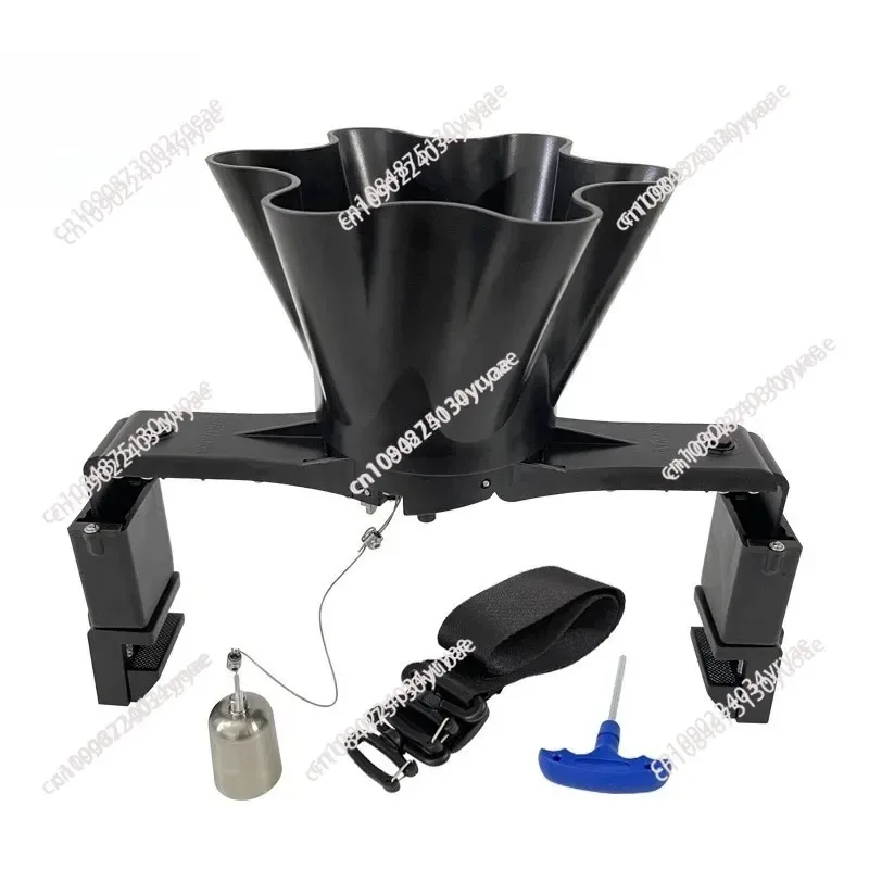 

Multiple sizes of littering boat sprinklers are universal for littering boats