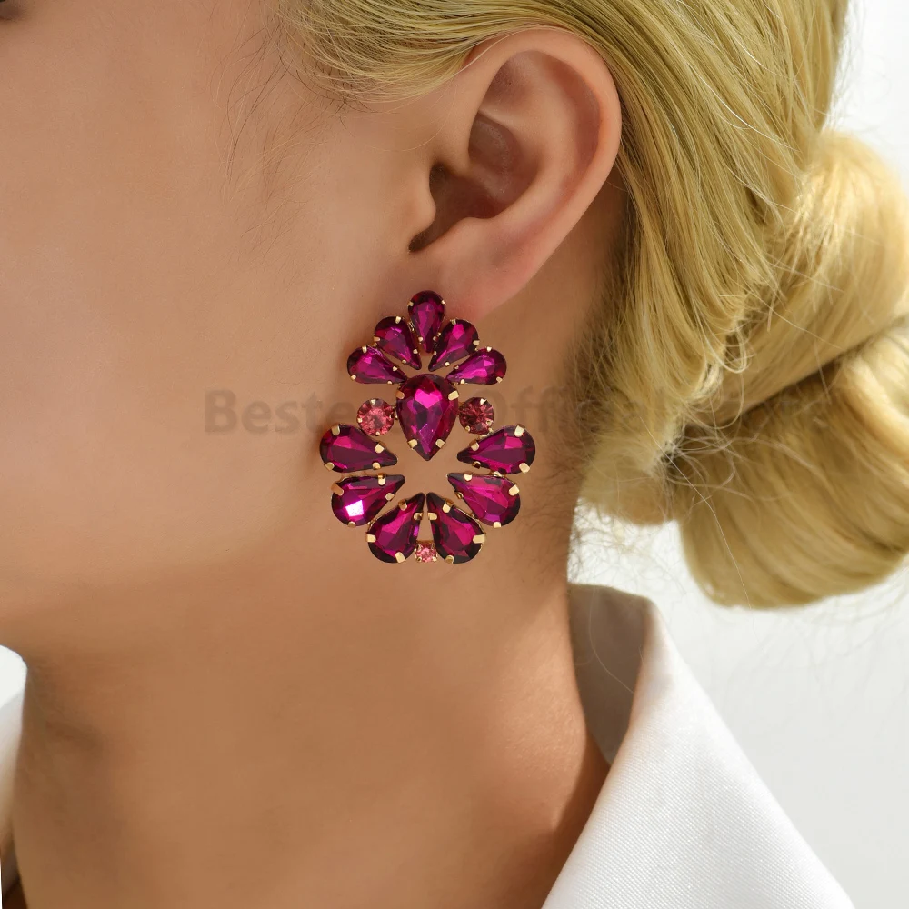 Vintage Leaf Shape Earrings For Women Inlaid Shiny Glass Luxury Elegant Alloy Ear Studs Geometric Charm Fashion Simple Jewelry