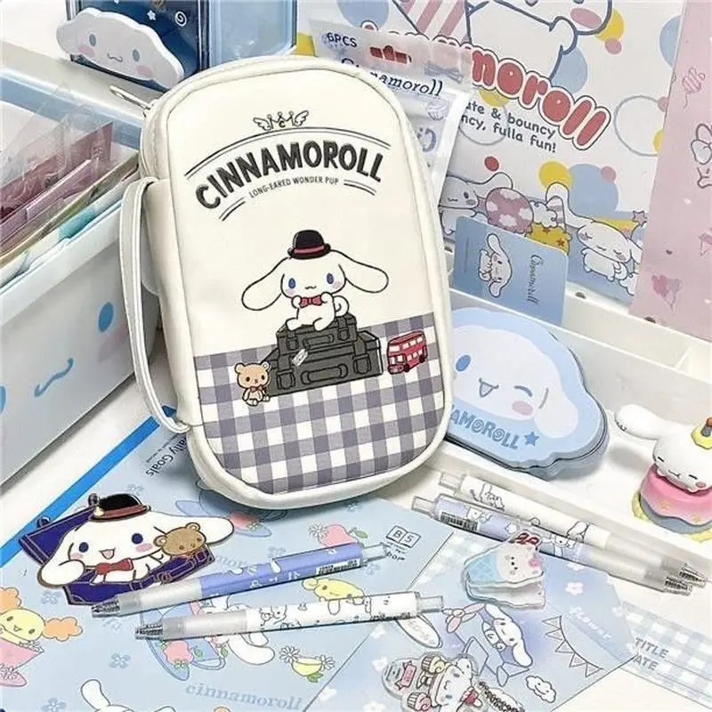 

Новинка 2023, мультяшная сумка для ручек Sanrio с корицей, высококлассный кожаный карандаш для студентов, ручка с большим рисунком