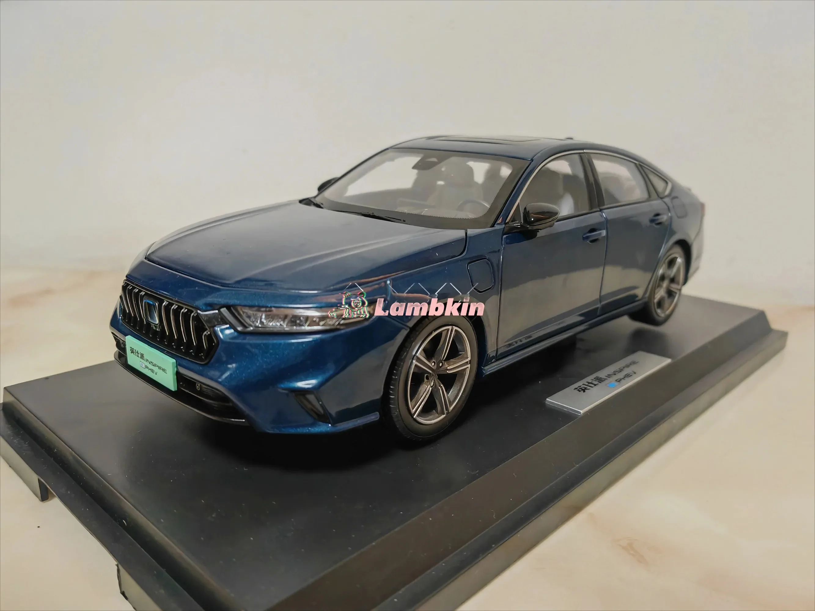 

Original 1:18 Dongfeng Yingshipai Car Model 2023 New INSPAIRE Alloy Gift Ornament Collection