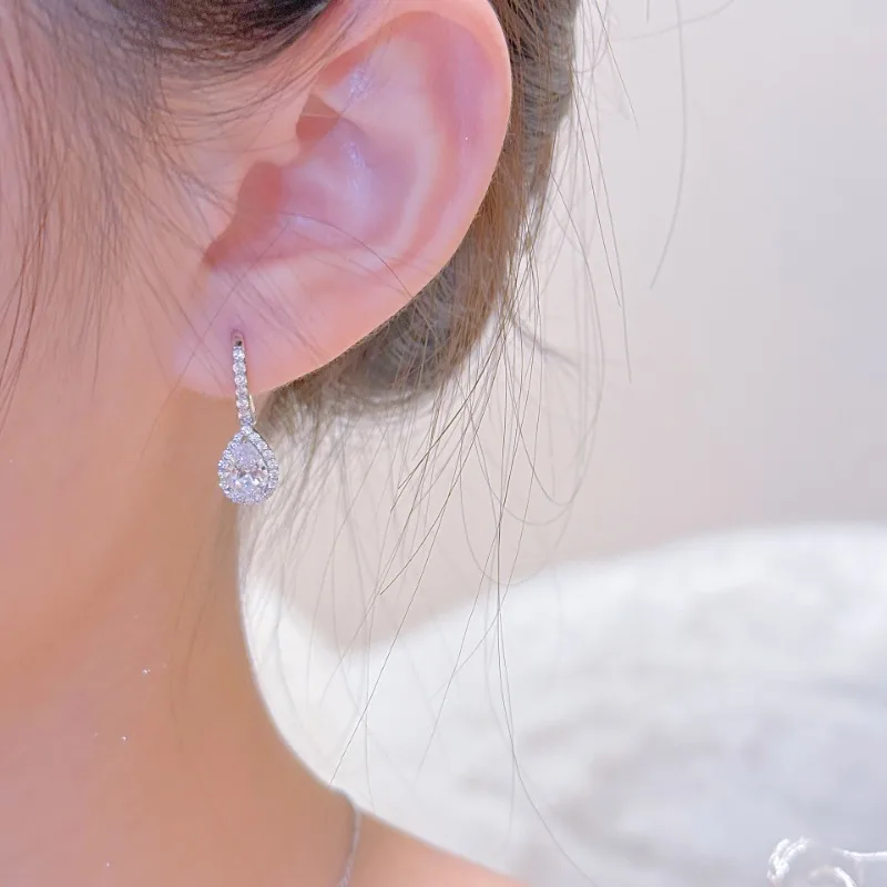 

French Water Drop Super Flash Earrings Light Luxury High-end Zircon Earrings Fashion Studs Niche Versatile Earrings
