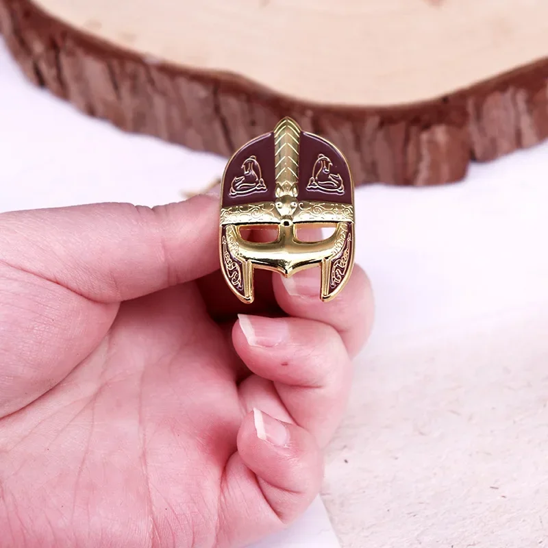 أفلام مثيرة للاهتمام الكرتون المعادن المينا دبوس بروش الأصالة شارة التلبيب جمع الرجال النساء مجوهرات الأزياء والاكسسوارات هدية #3