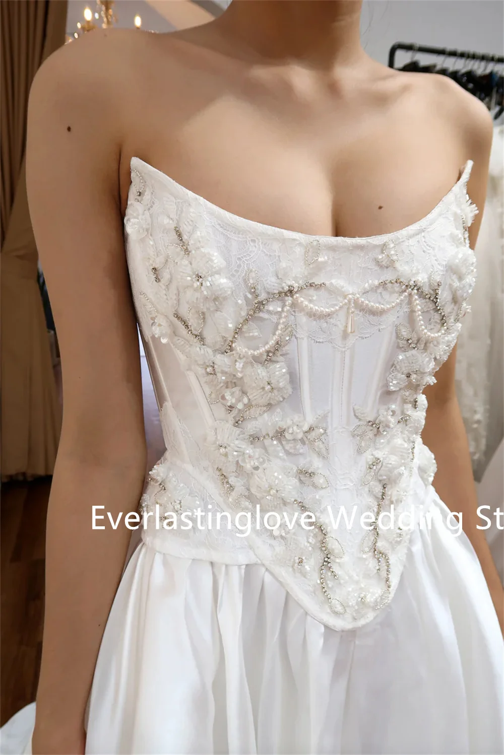 فساتين زفاف شعبية ذات رقبة سكوب مزينة بالدانتيل مكونة من قطعتين مصنوعة حسب الطلب 2026 فيستدو دي نويفال