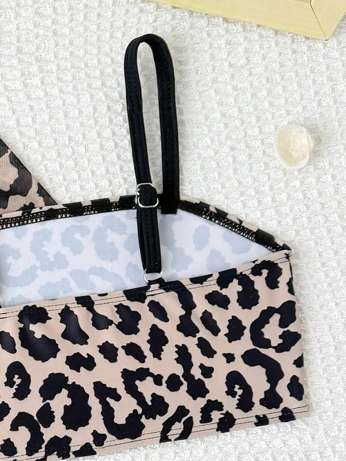 

Женский комплект бикини из 3 предметов с леопардовым принтом, рюшами на низу и сетчатой накидкой