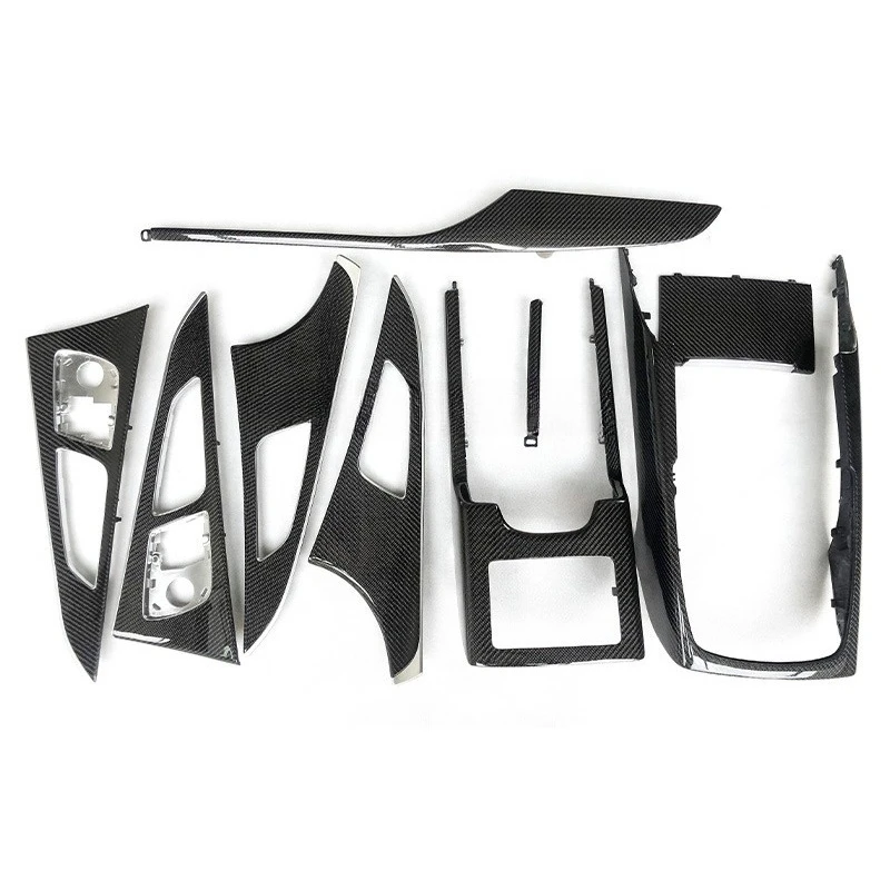 

Комплект из 9 предметов для декоративной отделки салона из углеродного волокна для Audi A6/S6 C7 (2012-2018): накладки на приборную панель, дверные карты и центральную консоль