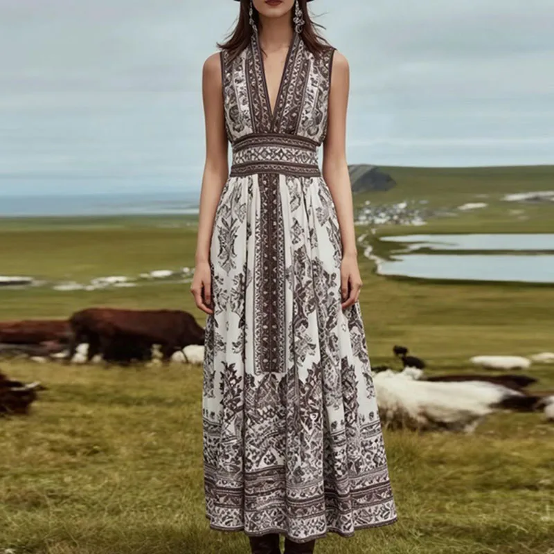 Bohemian Sleeveless Hollow Out Women's Dress Fashion Backless High Waist Holiday Dress Vintage Pattern Printed V Neck Long Dress
