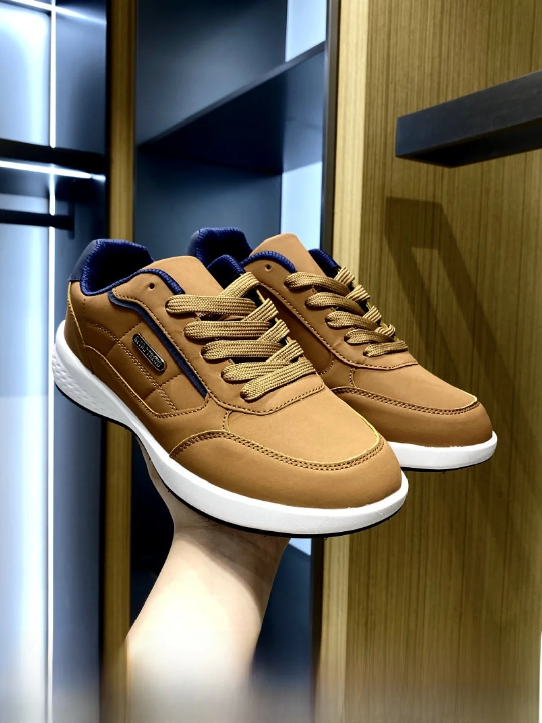 Ultra-Lightweight Design Matte Leather Men's Fashion Sports Casual Shoes Anti-Slip Soft Elastic Spring Summer Board Shoes