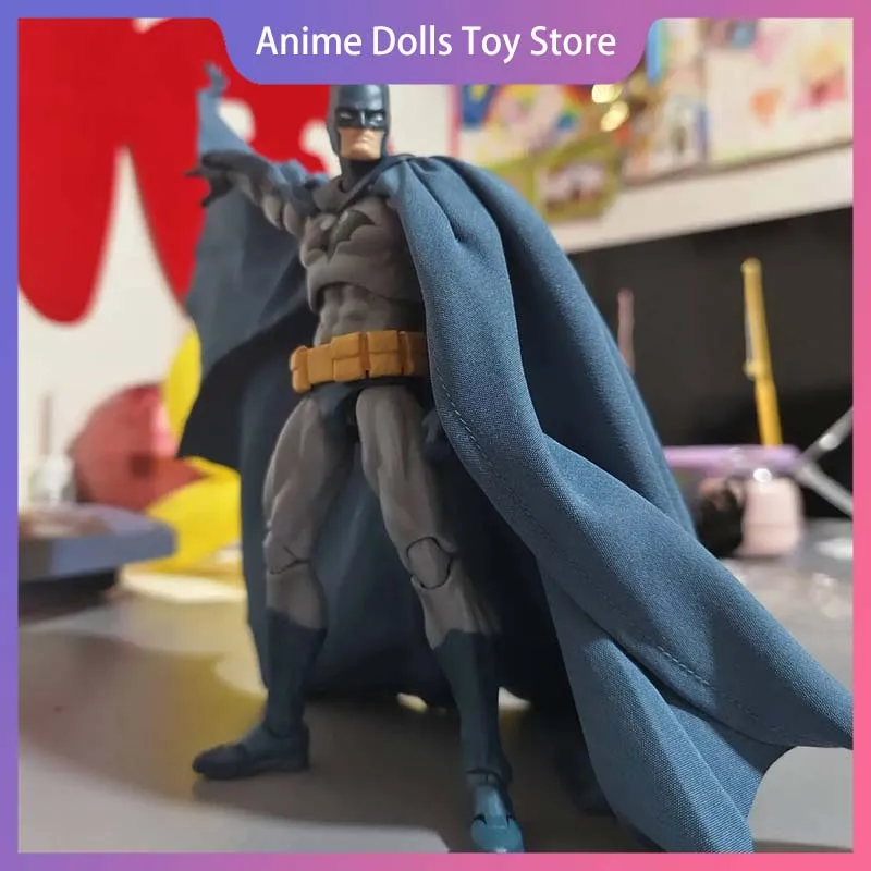 

Batman Hush 16cm Action Figure CT Mafex105 Anime Cartoon Movable Joints Model Toy Car Room Decoration Doll Collection Gift