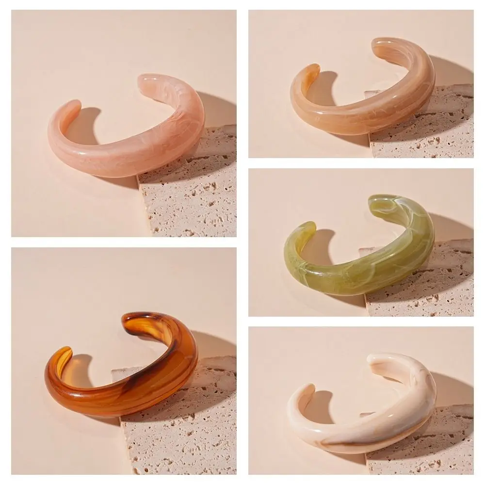البوهيمي الاكريليك المفتوحة الإسورة أوروبا النمط الأمريكي منحني غير النظامية واسعة سوار لون الحلوى مبالغ فيها الرجعية خاتم اليد هدية