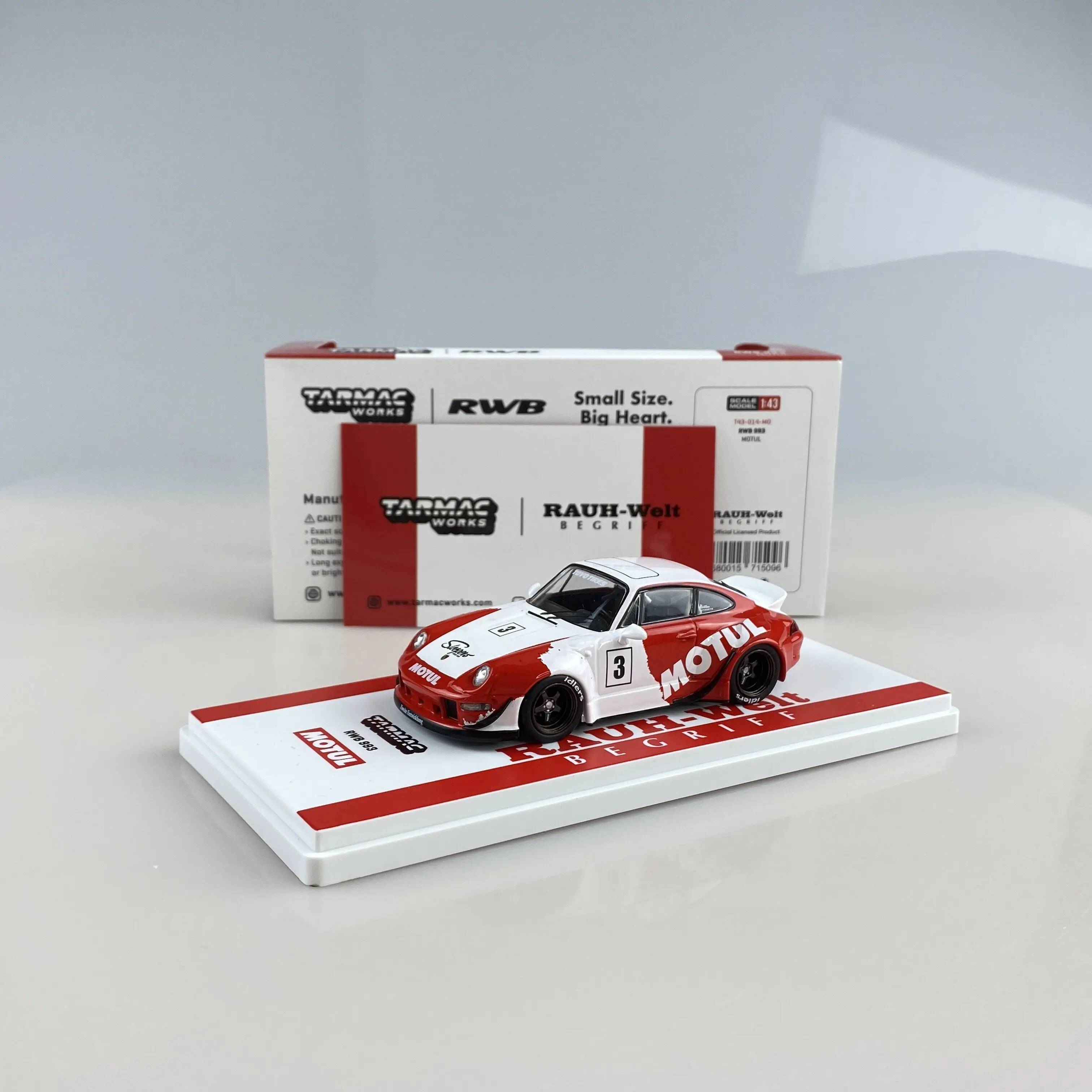 Modèle de voiture en alliage Porsche RWB 993 Motul à l'échelle 1:43 de Diecast Tarmac Works