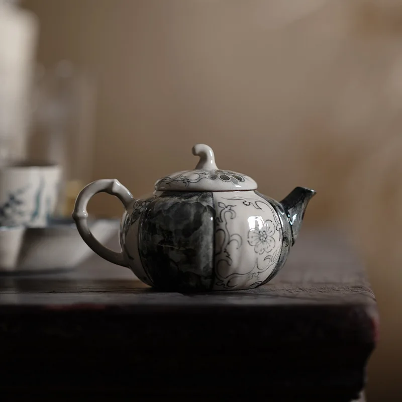 Fanyu Japanese-Style Jingdezhen Hand-Painted Ceramic Pumpkin Teapot Summer Elegance Small Teapot For Literati Hand-Held Tea