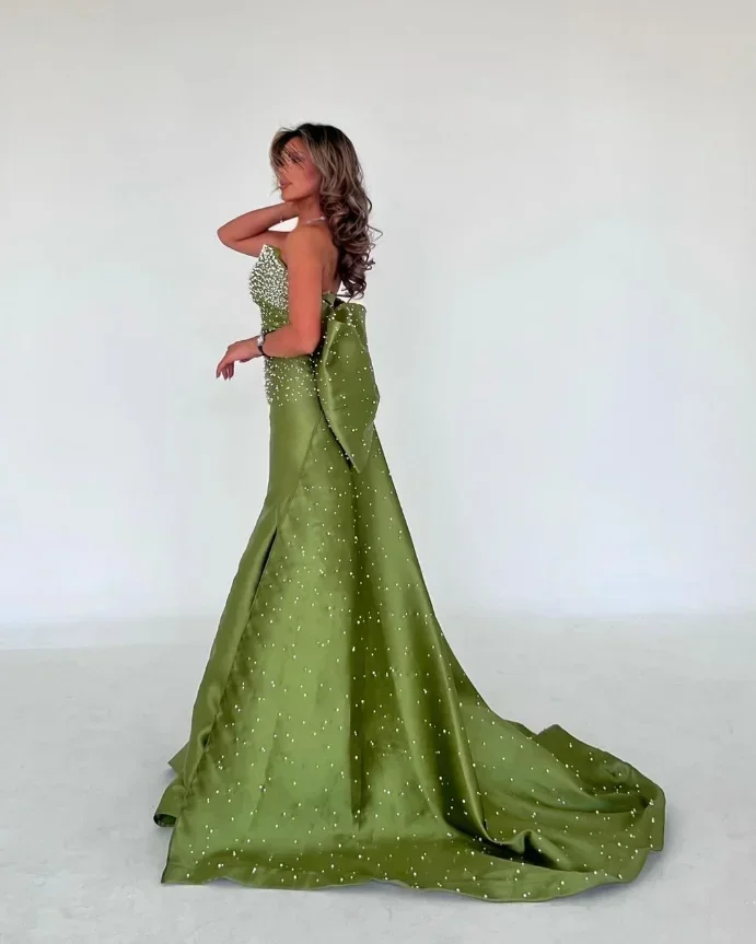 Customized Retro And Elegant Strapless Strapless Sequined Ball Gown With Dazzling Colors, Showcasing An Elegant And Grace