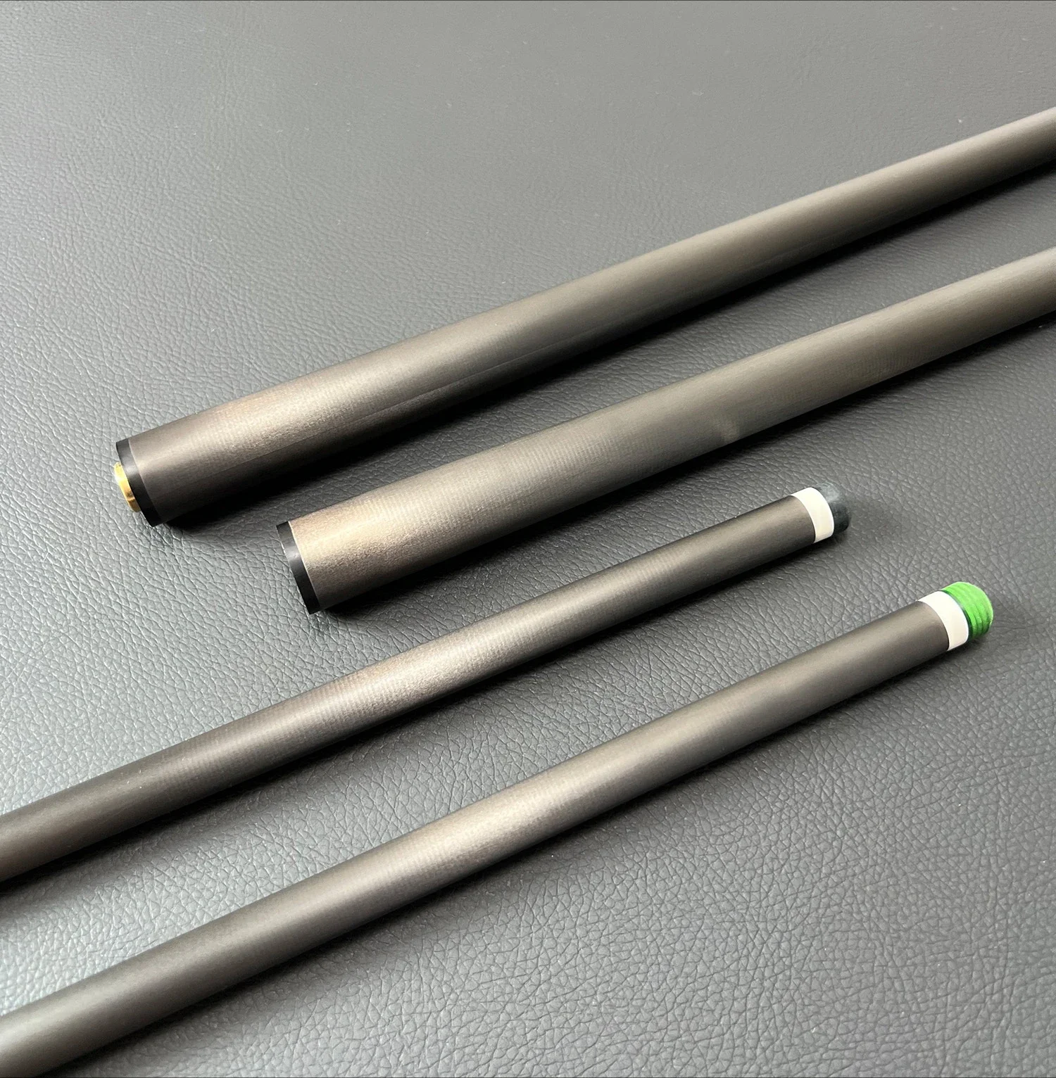 

High Level Accuracy Carbon Cue Stick Billiards Cues Carbon Shaft with Pro Taper