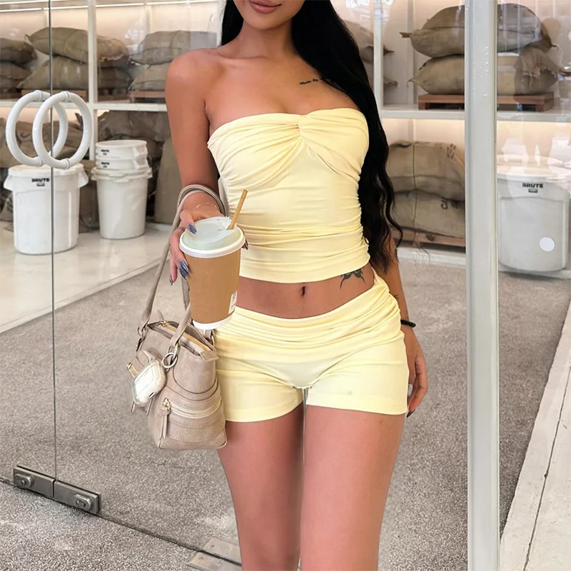 Ensemble décontracté Y2K été 2026 pour femme : haut court bustier froncé jaune uni à torsion sur le devant et short taille haute