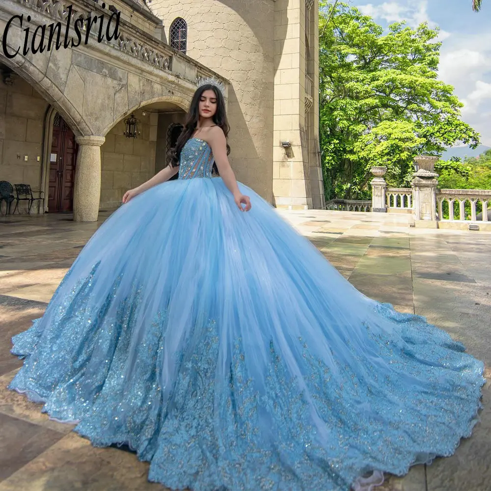 Azzurro Sweetheart Beading Crystal Quinceanera abiti Ball Gown Illusion Appliques Lace Sweet 15 Birthday Party