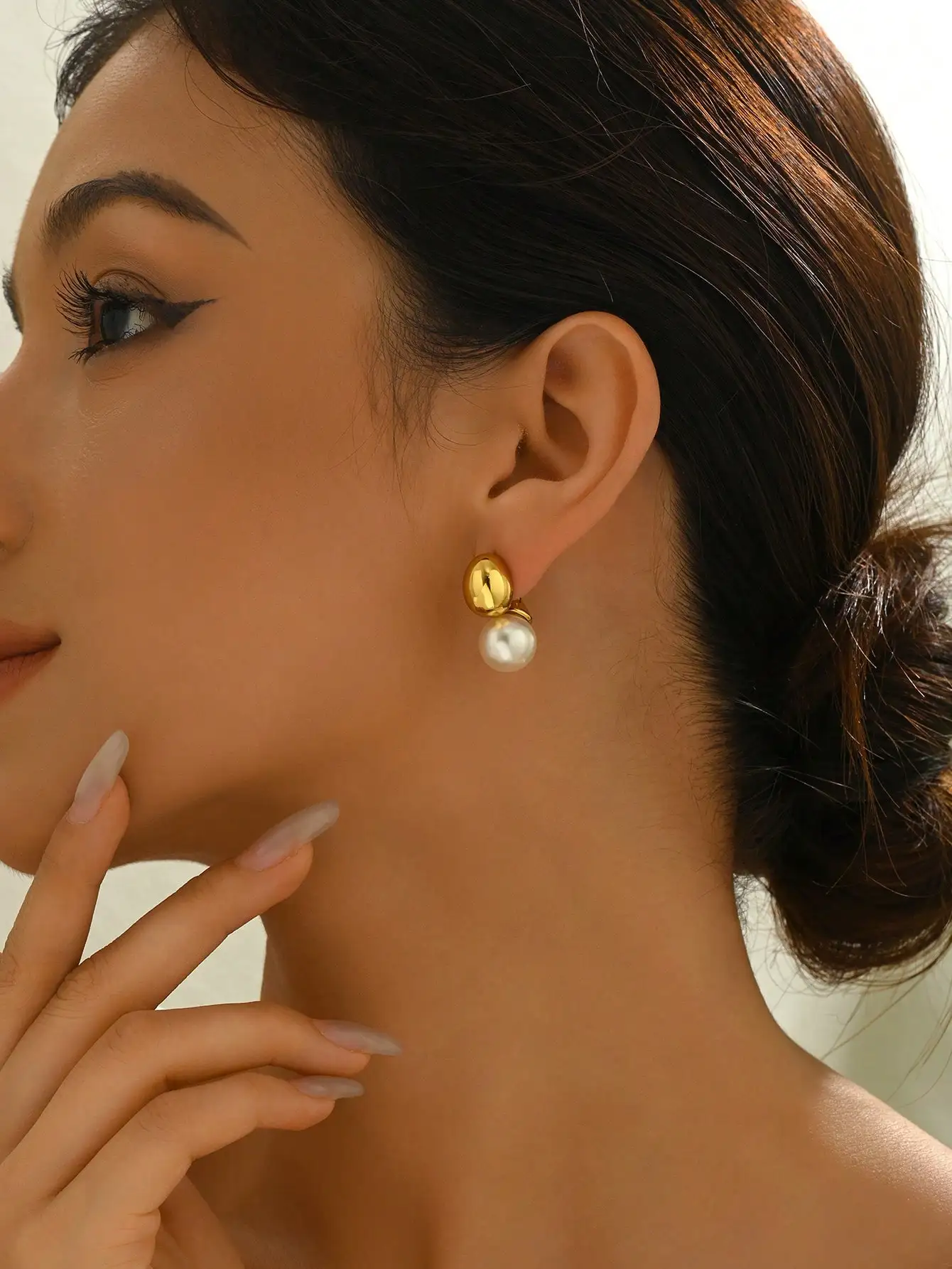 1 pair of stainless steel 18K gold-plated creative metal block faux pearl earrings, light luxury and elegant accessories, suitable for pairing with dresses, shirts, and for commuting