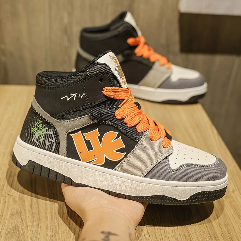 2023 primavera e autunno nuove scarpe da tavola sportive Mid Top personalizzate Graffiti stringate scarpe da pane da uomo e da donna Size39-44