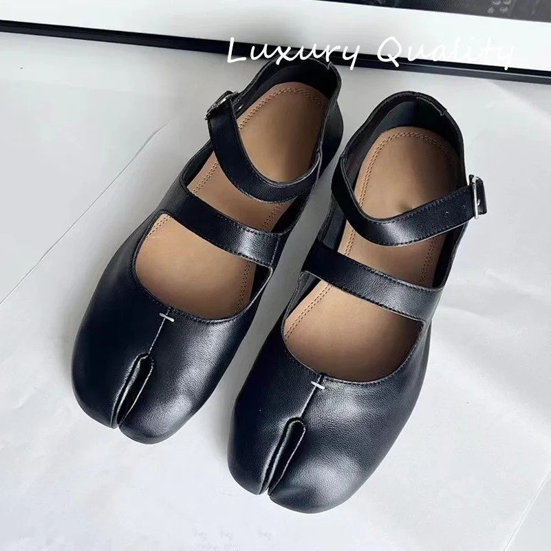 

2024 New Women's Split toe flat shoes Soft leather Solid Color Retro Style Casual Shoe Ballet Flats Luxury Quality