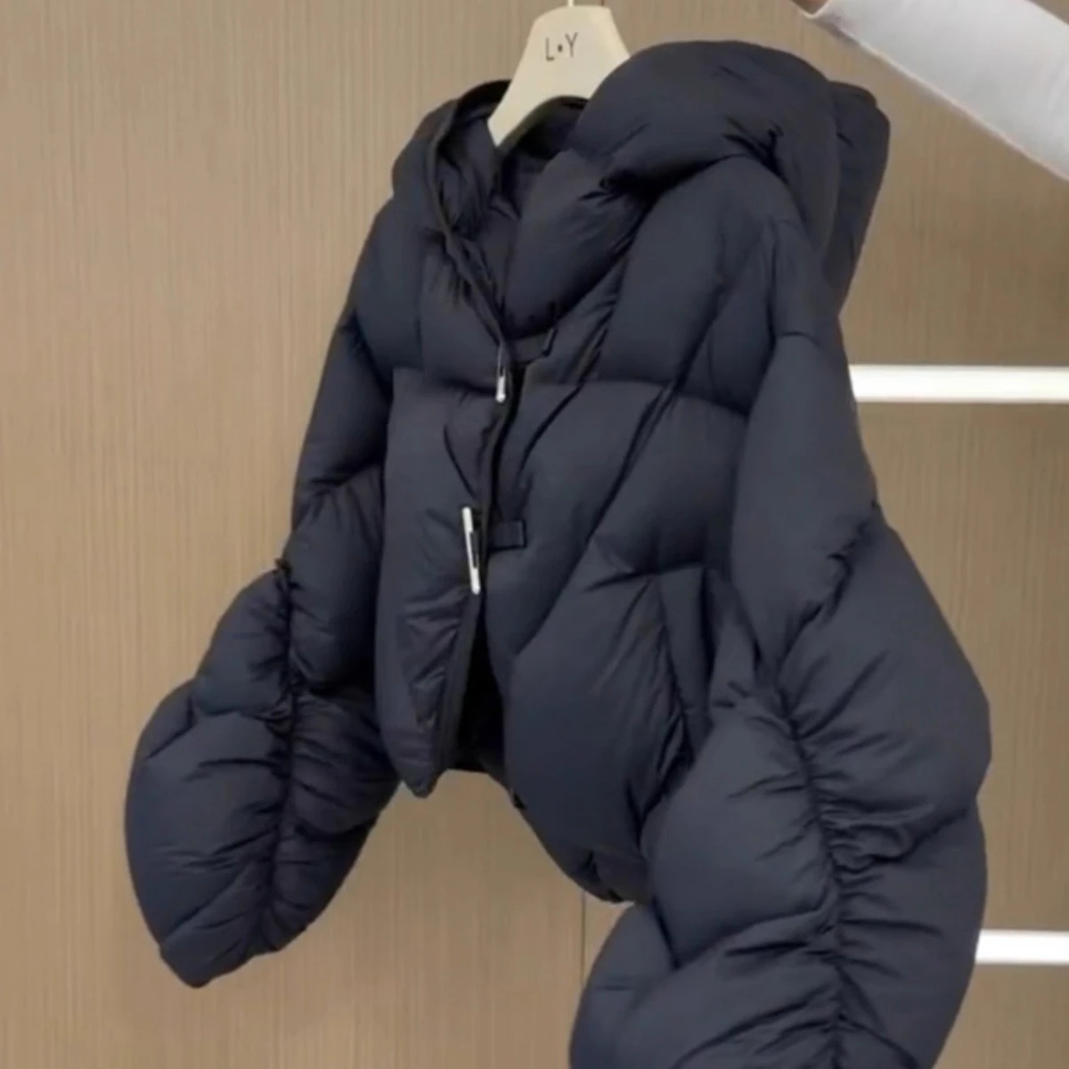 معطف نسائي شتوي جديد لعام 2025 قصير من القطن الأسود سترة نسائية ذات وجهين سميكة ودافئة فاخرة #6