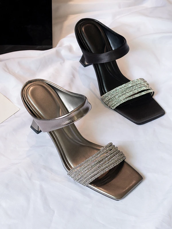 

Exquisite Leather Version Summer New Sle Women's High Heels Comfortable Flat Sandals Faionable Korean Sle Slip-On oes