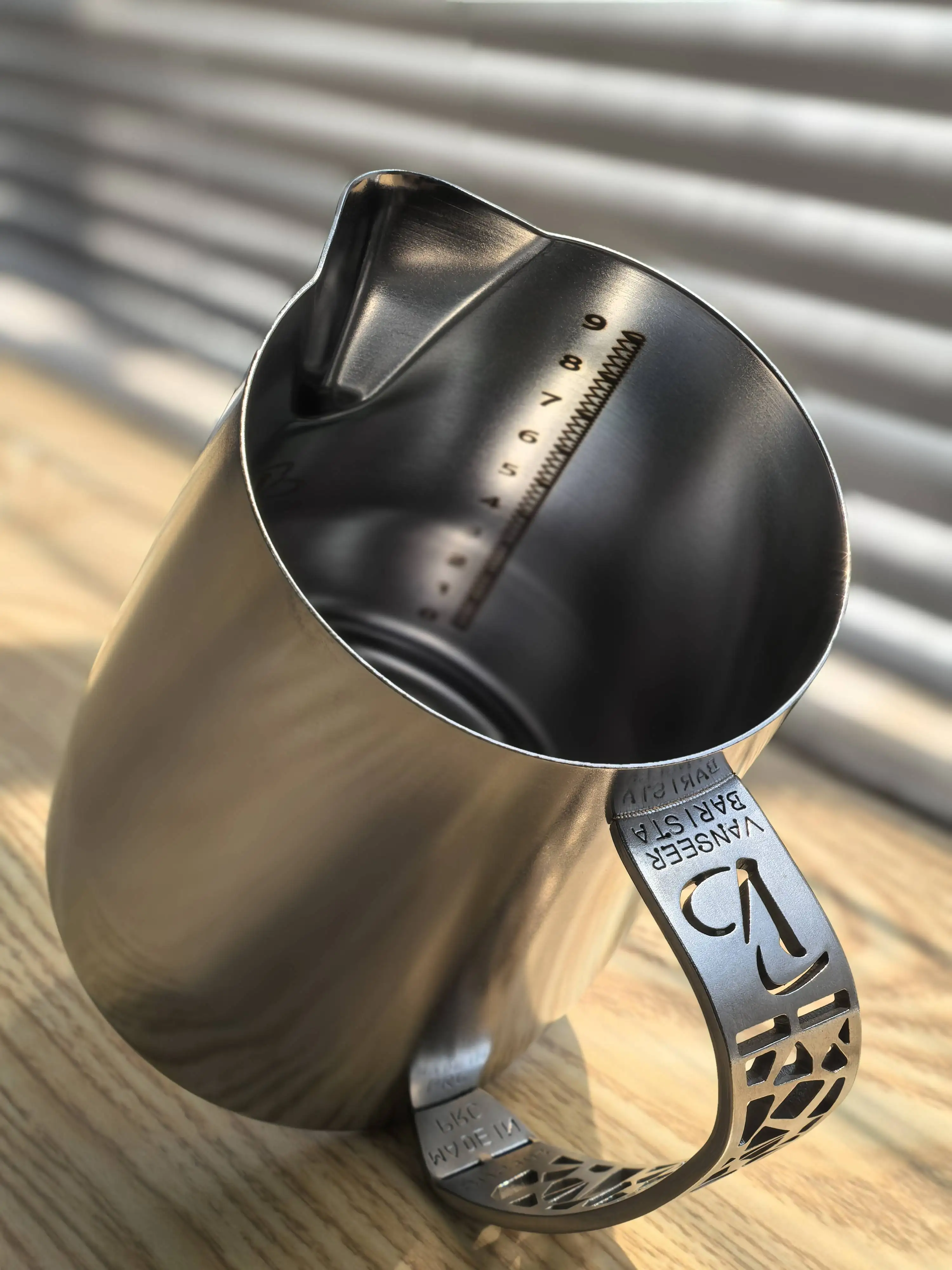 

Vanseer 650ml Turbo Milk Frothing Pitcher Steaming Pitchers Professional Milk Foam Jug Home Barista Kitchen Accessorie