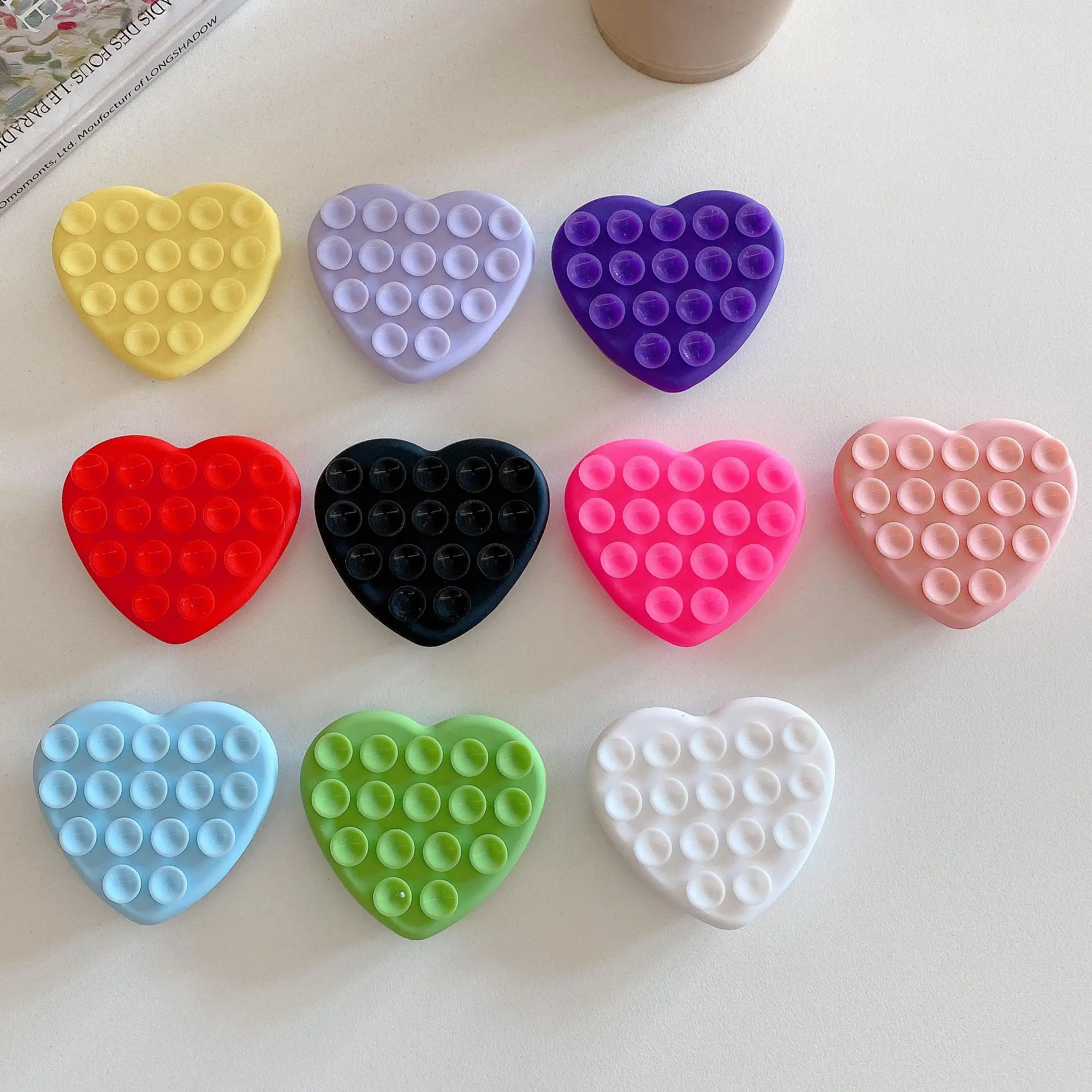 INS Hearts Silicone Suction Back Sticker Suction Cup For iPhone Samsung Huawei Universal Phone Holder Smartphone Wall Stand Fixe