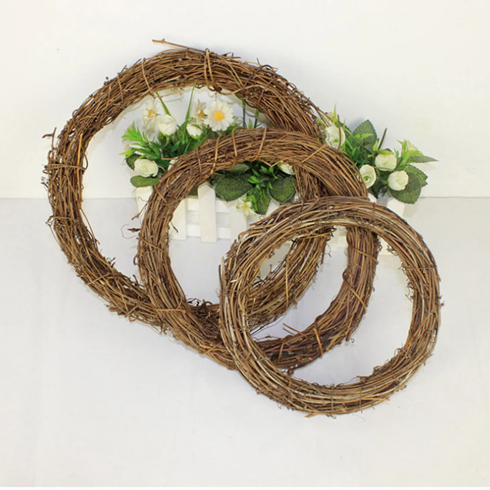 Vine Branch Wreath for DIY Craft 8/10/12 cm Diameter Twig Wreath for Christmas Holidays Wedding