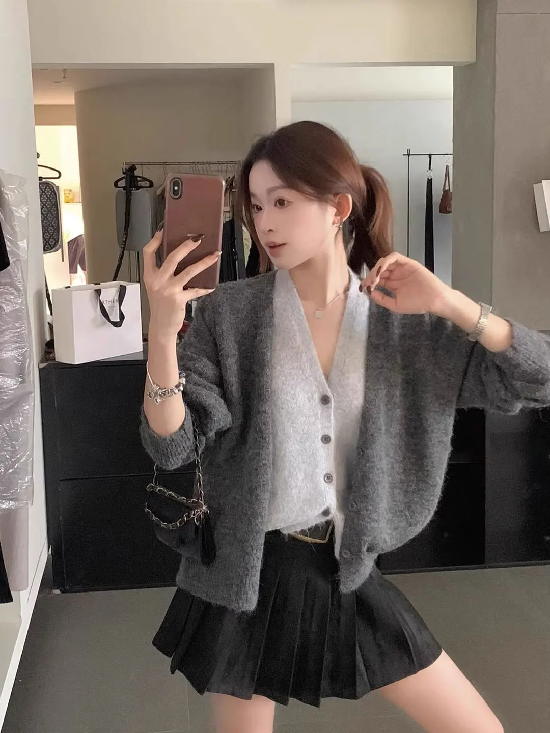 

Korean V-Neck Sweater Women Fake Two Piece Knit Cardigan Y2K Chic Pullover Blouse Elegant Layered Collar Jacket