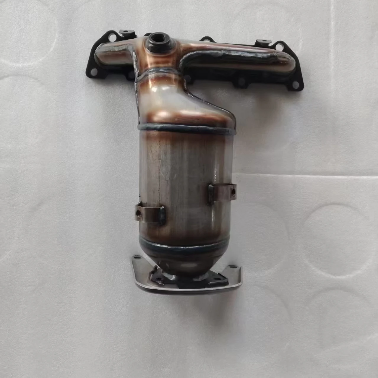 

FAW - Factory Price High-performance Three-Way Catalytic Converter for FAW Besturn X40 B30 Catalytic Converter