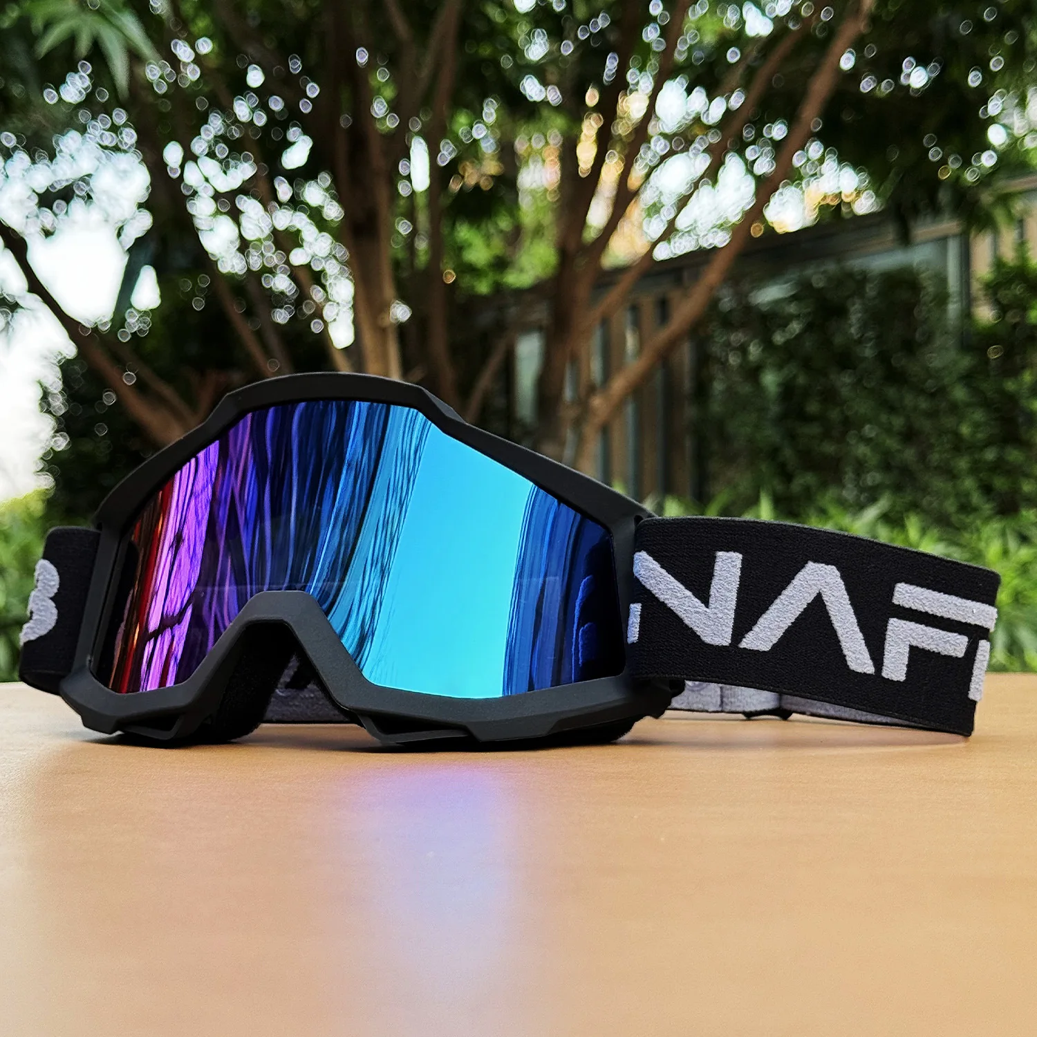 

Motorcycle Goggles HD Anti-Scratch Windproof UV400 Anti-Fog Protective Eyewear Off-Road Dirt Bike Helmet-Compatible Riding Gear