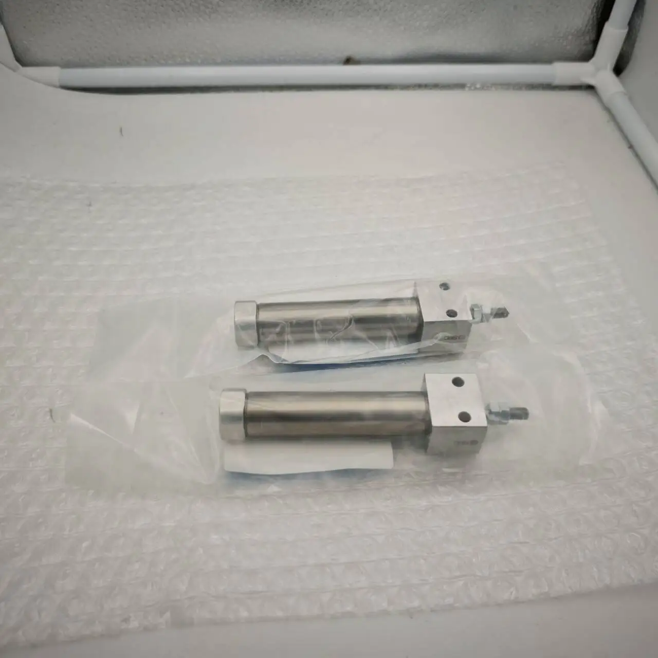 الأصلي حقيقية SMC مباشرة شنت اسطوانة CDJ2RA16-10Z-B CDJ2RA16-150Z-B قضيب واحد مزدوج التمثيل اسطوانة